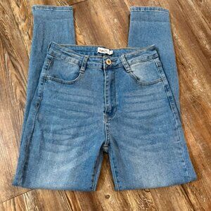 Rue 21 jeans size 6 nwot